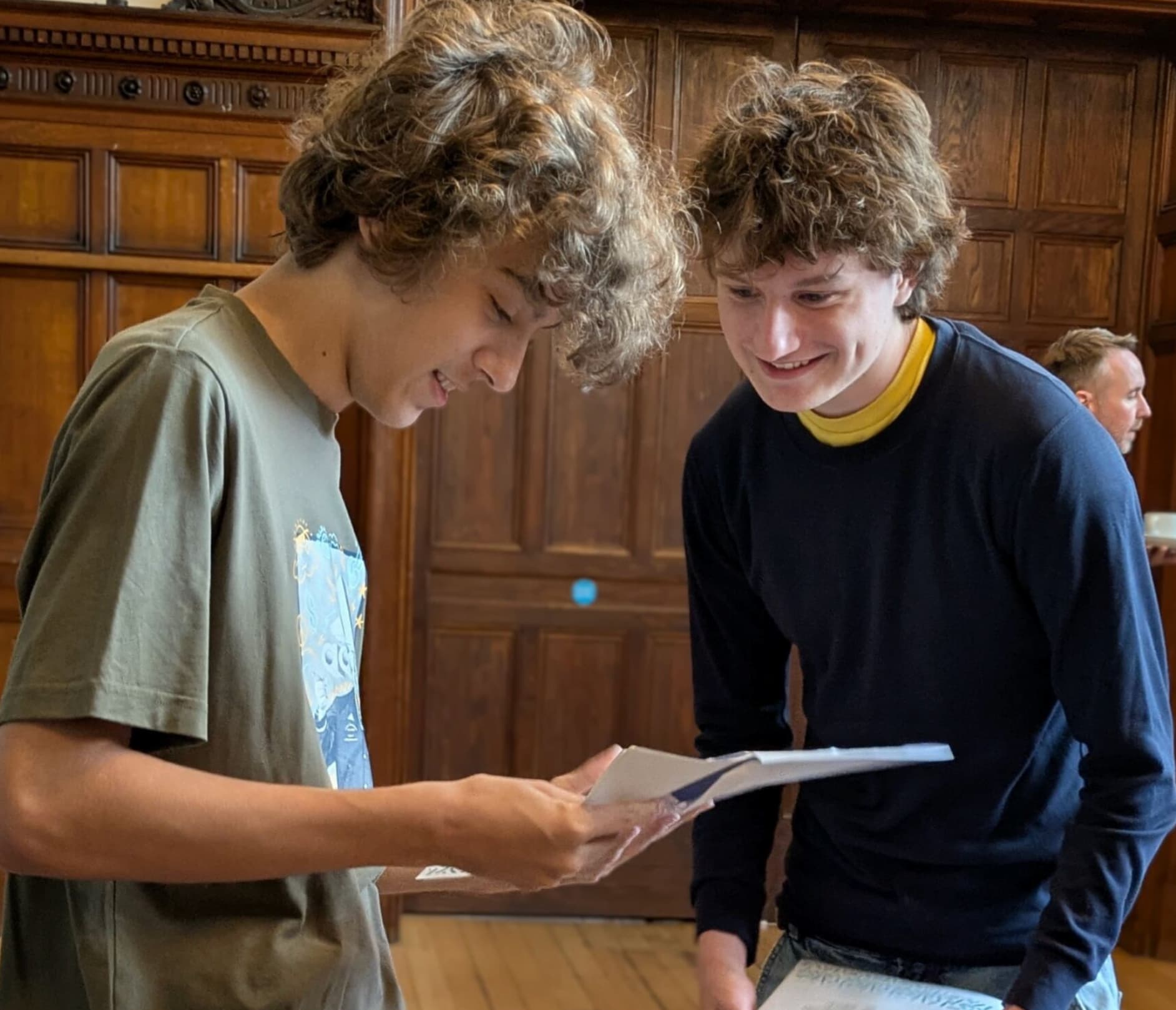 Frensham Heights School Celebrates Their GCSE Students’ Amazing Achievements 